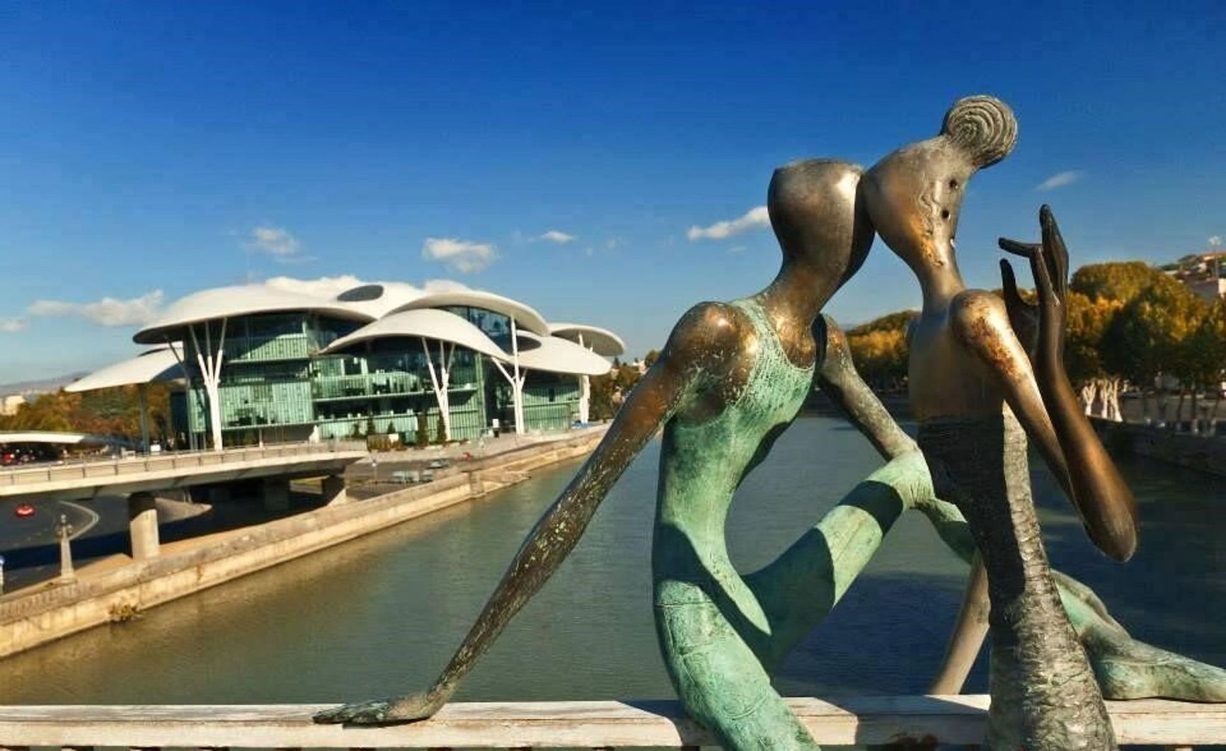 Baratashvili Bridge, one of Tbilisi’s historical cruising locations